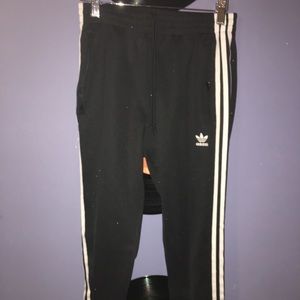🖤 Women’s adidas sweatpants 🖤